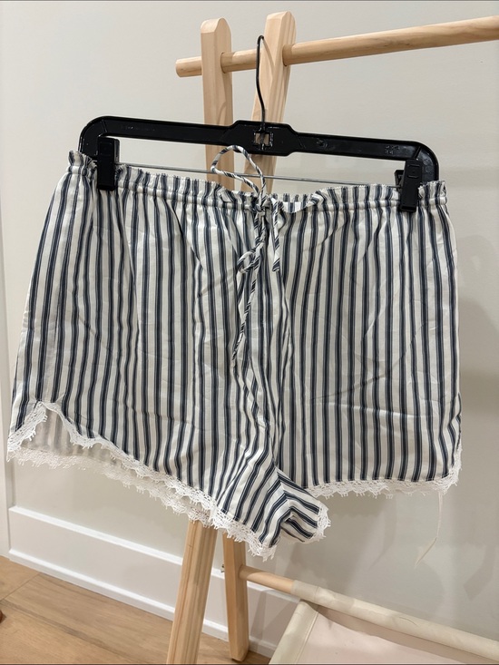 Reformation Pants - Reformation blue and White cotton lace trimmed shorts